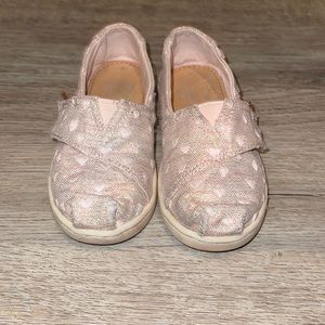 Toddler Toms size 8 pink shoes